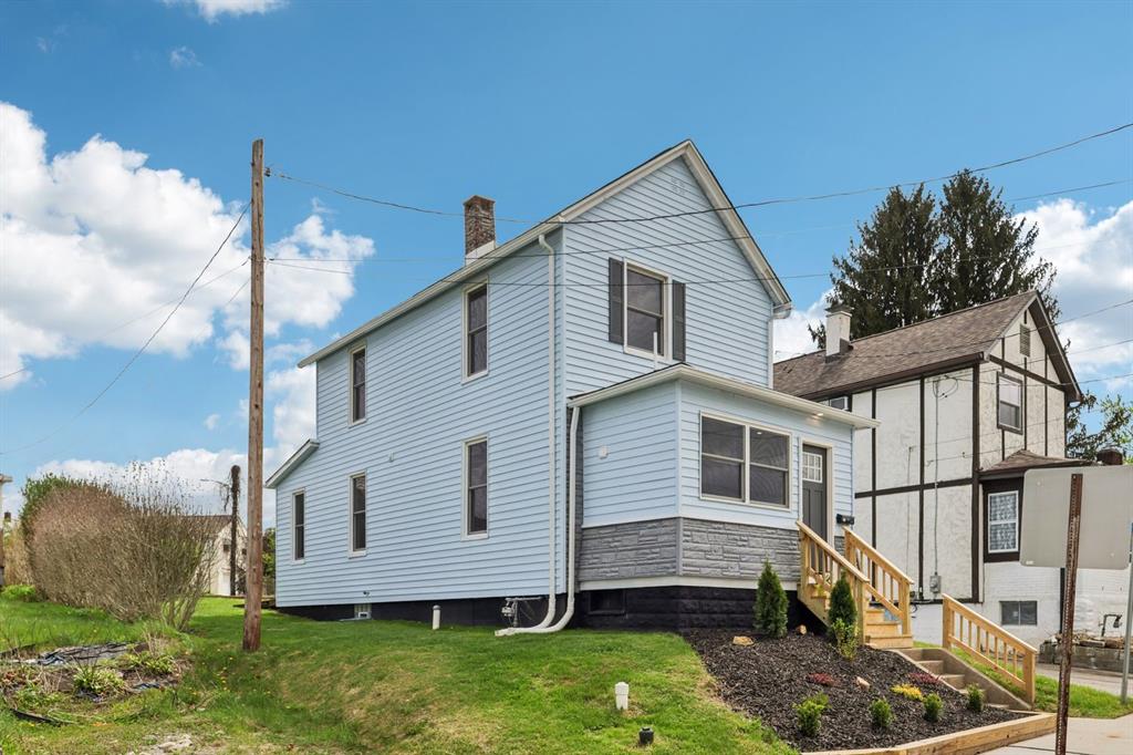 613 Oak Street Vandergrift, PA 15690 - Photo 2 of 50