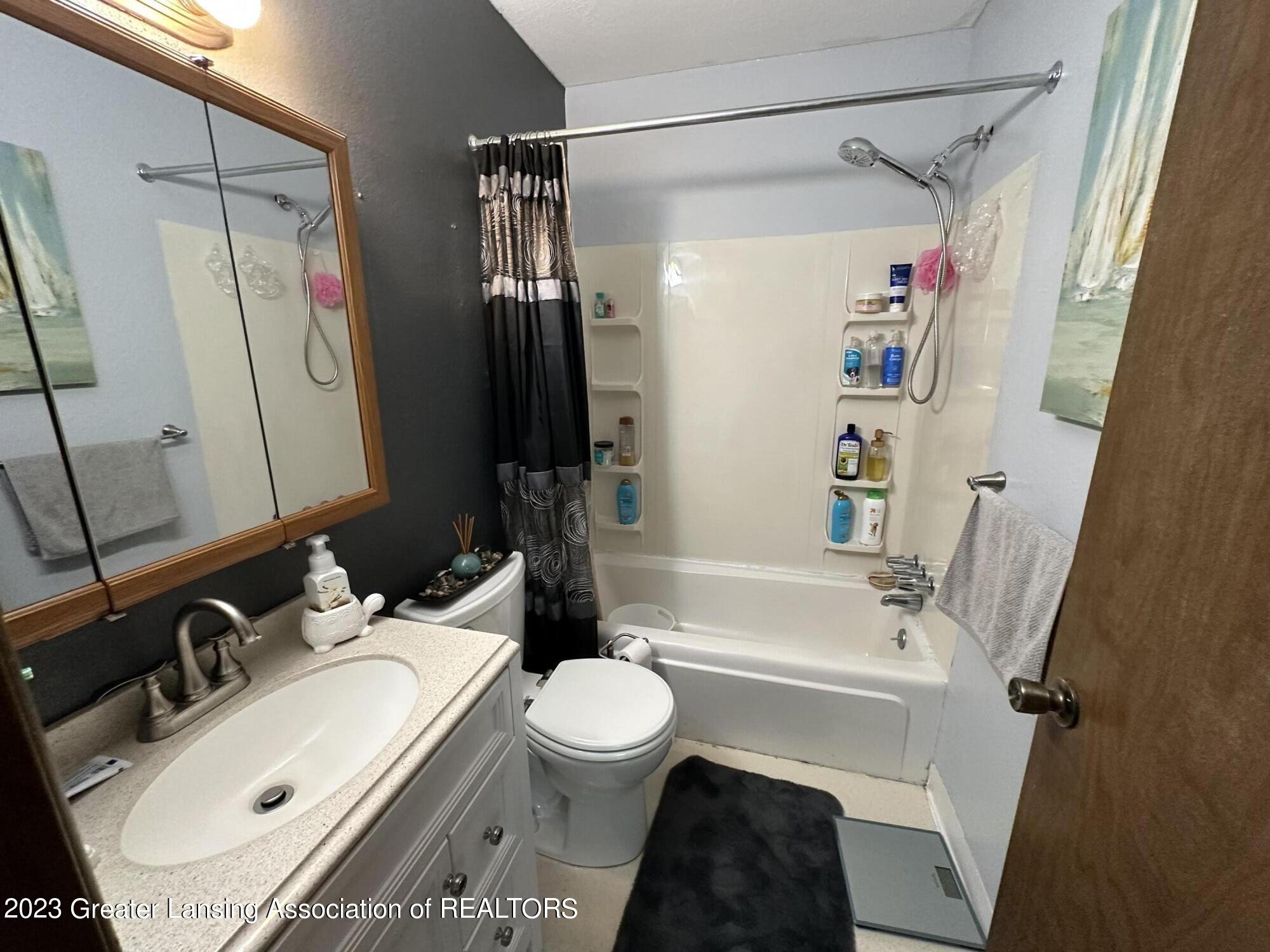 3918 Hunters Ridge Drive, Unit 3 Lansing, MI 48911 - Photo 19 of 21 IMG_5921