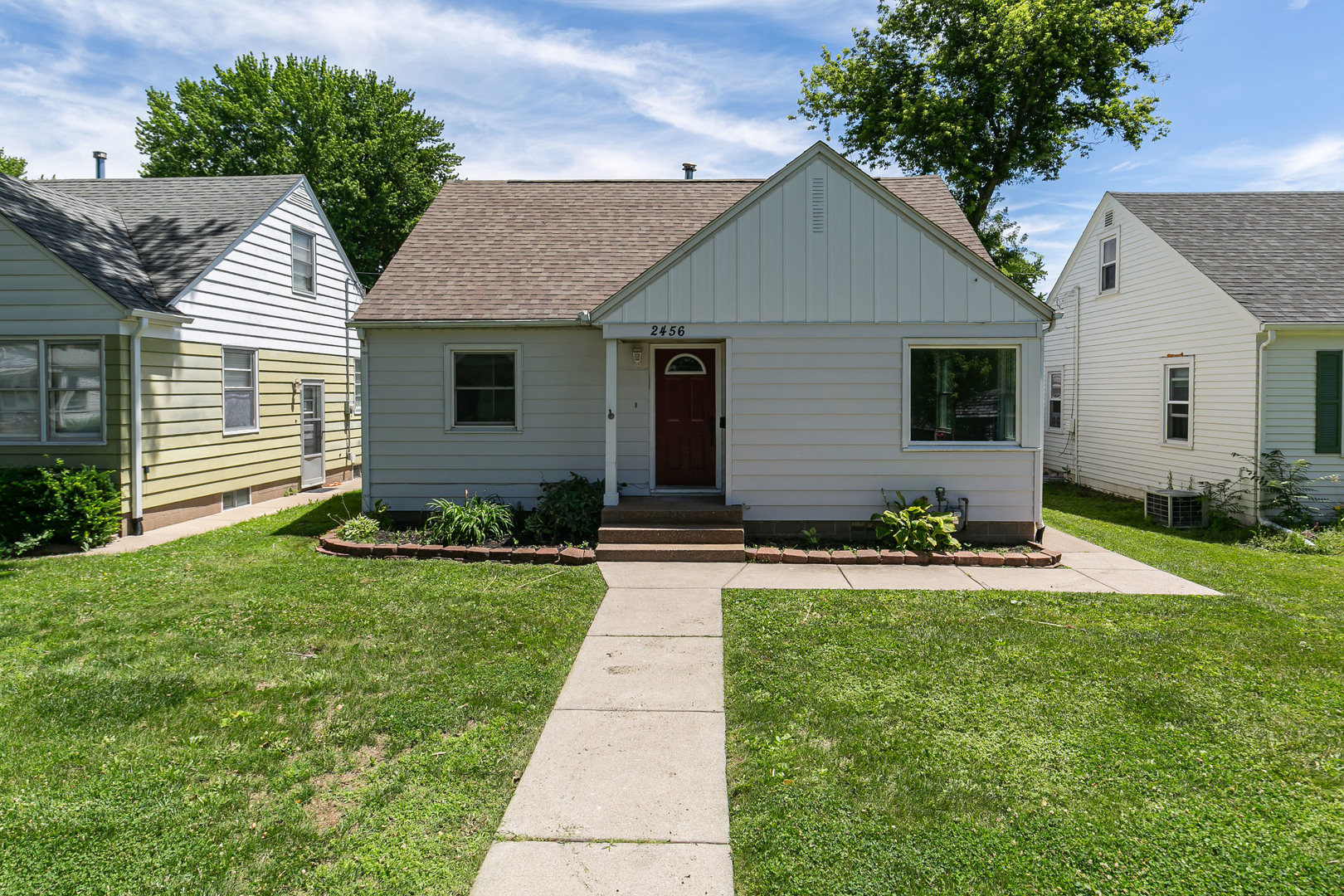 2456 32nd Street Moline, IL 61265 - Photo 1 of 39