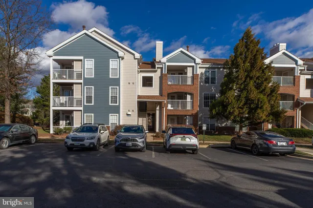 $279,900 | 20950 Timber Ridge Terrace, Unit 202, Ashburn, VA 20147