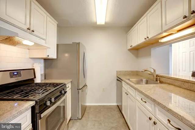 $279,900 | 20950 Timber Ridge Terrace, Unit 202, Ashburn, VA 20147