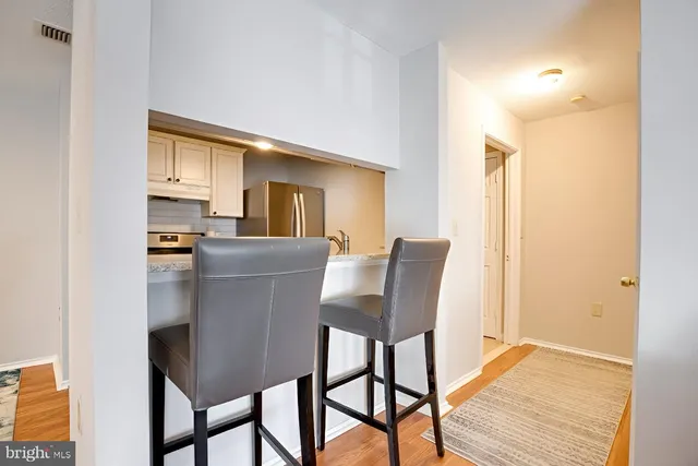 $279,900 | 20950 Timber Ridge Terrace, Unit 202, Ashburn, VA 20147