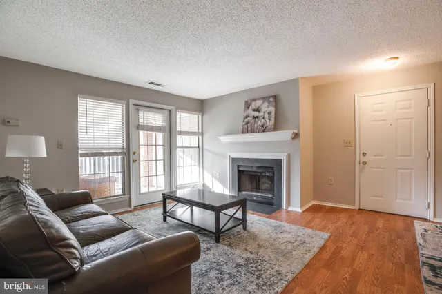 $279,900 | 20950 Timber Ridge Terrace, Unit 202, Ashburn, VA 20147