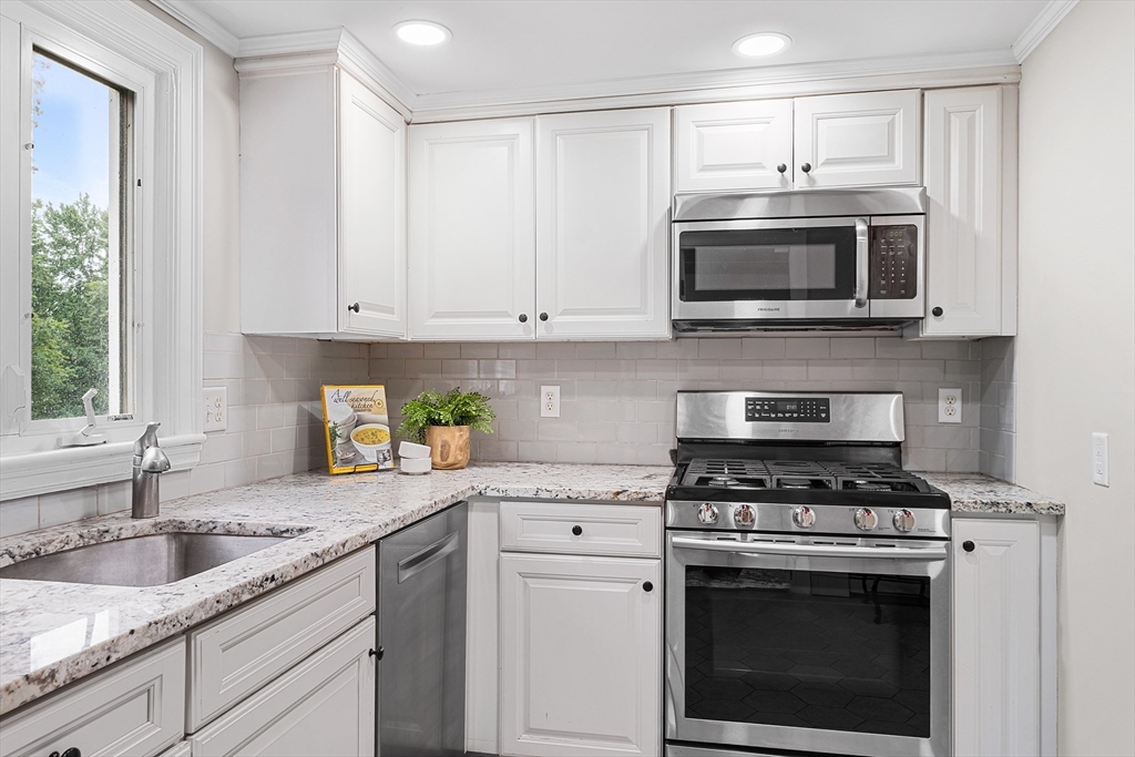 165 Tahattawan Road Littleton, MA 01460 - Photo 5 of 42