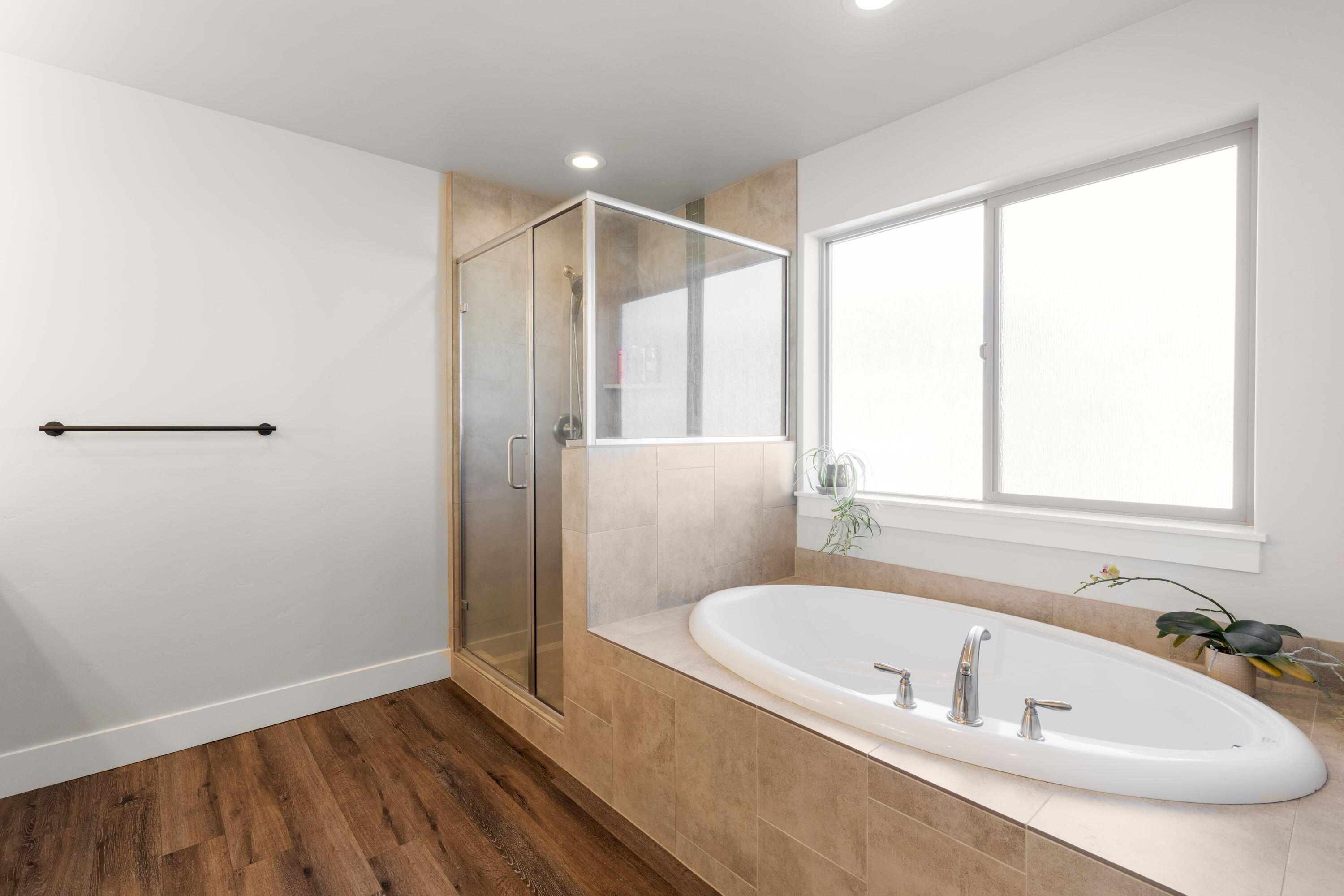 20608 Rolen Avenue Bend, OR 97702 - Photo 21 of 30 20608 Rolen Primary Ensuite 2