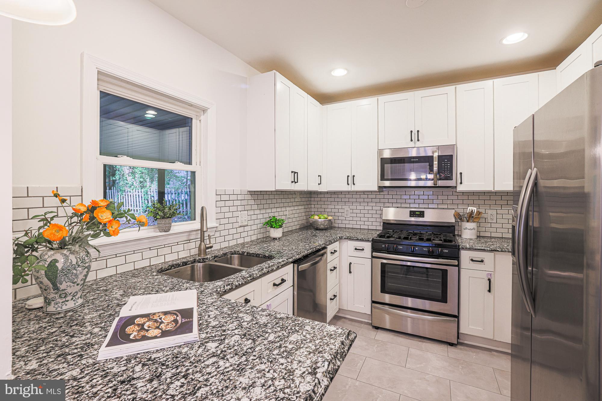 410 Kingston Road Baltimore, MD 21229 - Photo 12 of 56 Great kitchen layout