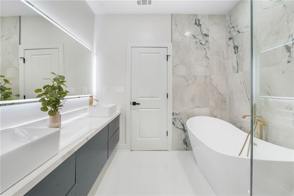 2689 Grand Isles Way Decatur, GA 30030 - Photo 5 of 51