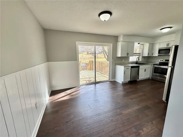 $237,500 | 185 Southeast 421st Road, Warrensburg, MO 64093