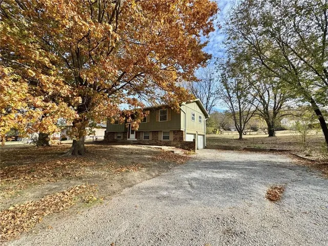 $237,500 | 185 Southeast 421st Road, Warrensburg, MO 64093