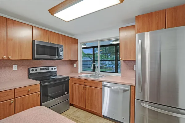 $1,700 | 9351 Lime Bay Boulevard, Unit 201, Tamarac, FL 33321