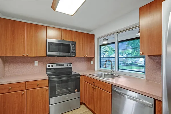 $1,700 | 9351 Lime Bay Boulevard, Unit 201, Tamarac, FL 33321