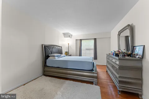 $559,900 | 7720 Tremayne Place, Unit 111, McLean, VA 22102