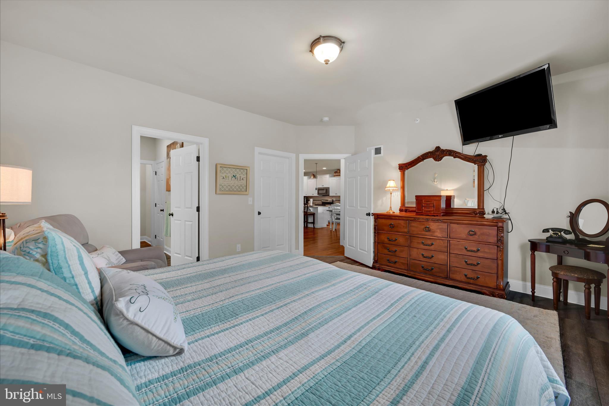 26 Midway Farms Lane Lancaster, PA 17602 - Photo 17 of 39 Primary Bedroom