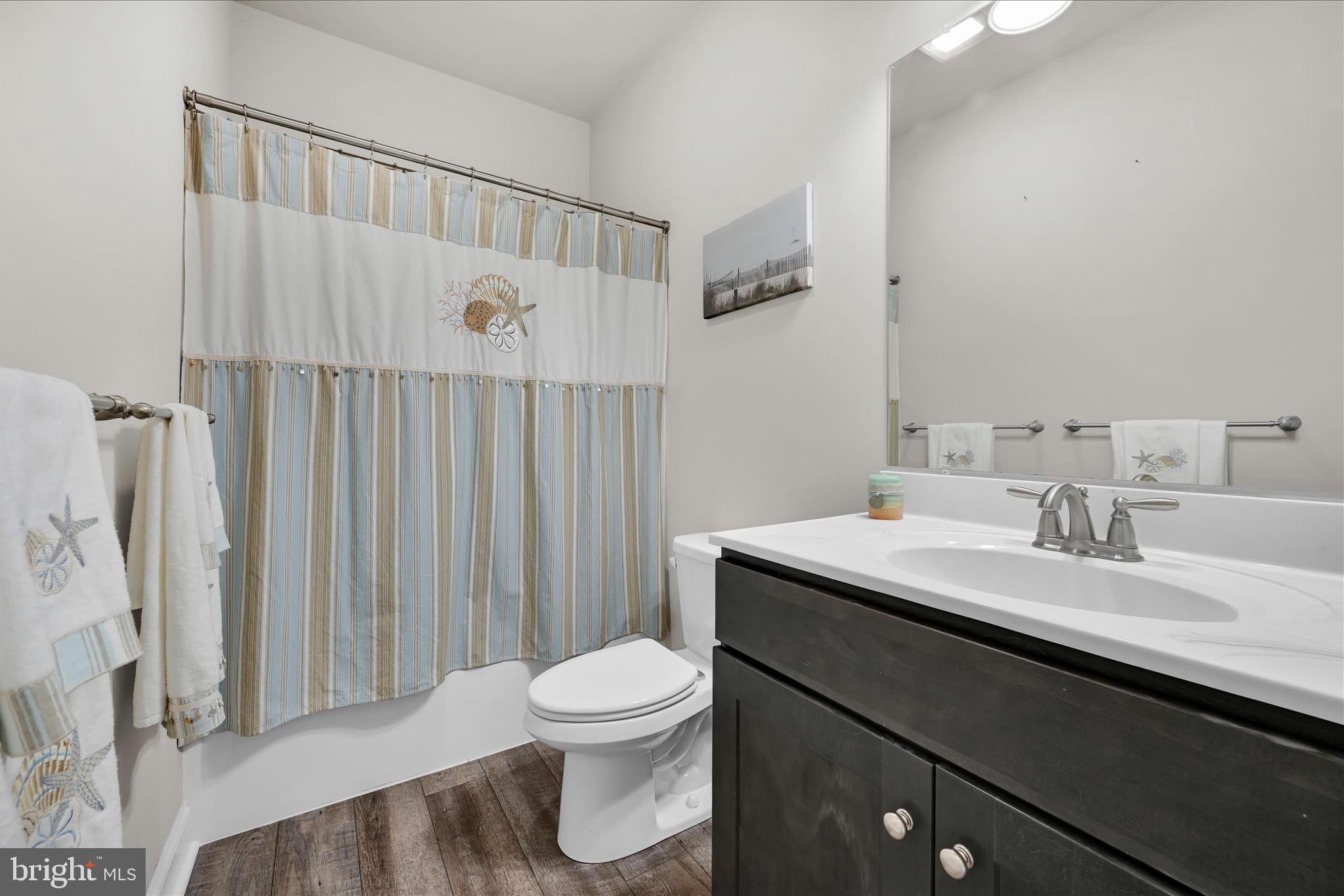 26 Midway Farms Lane Lancaster, PA 17602 - Photo 21 of 39 Bathroom