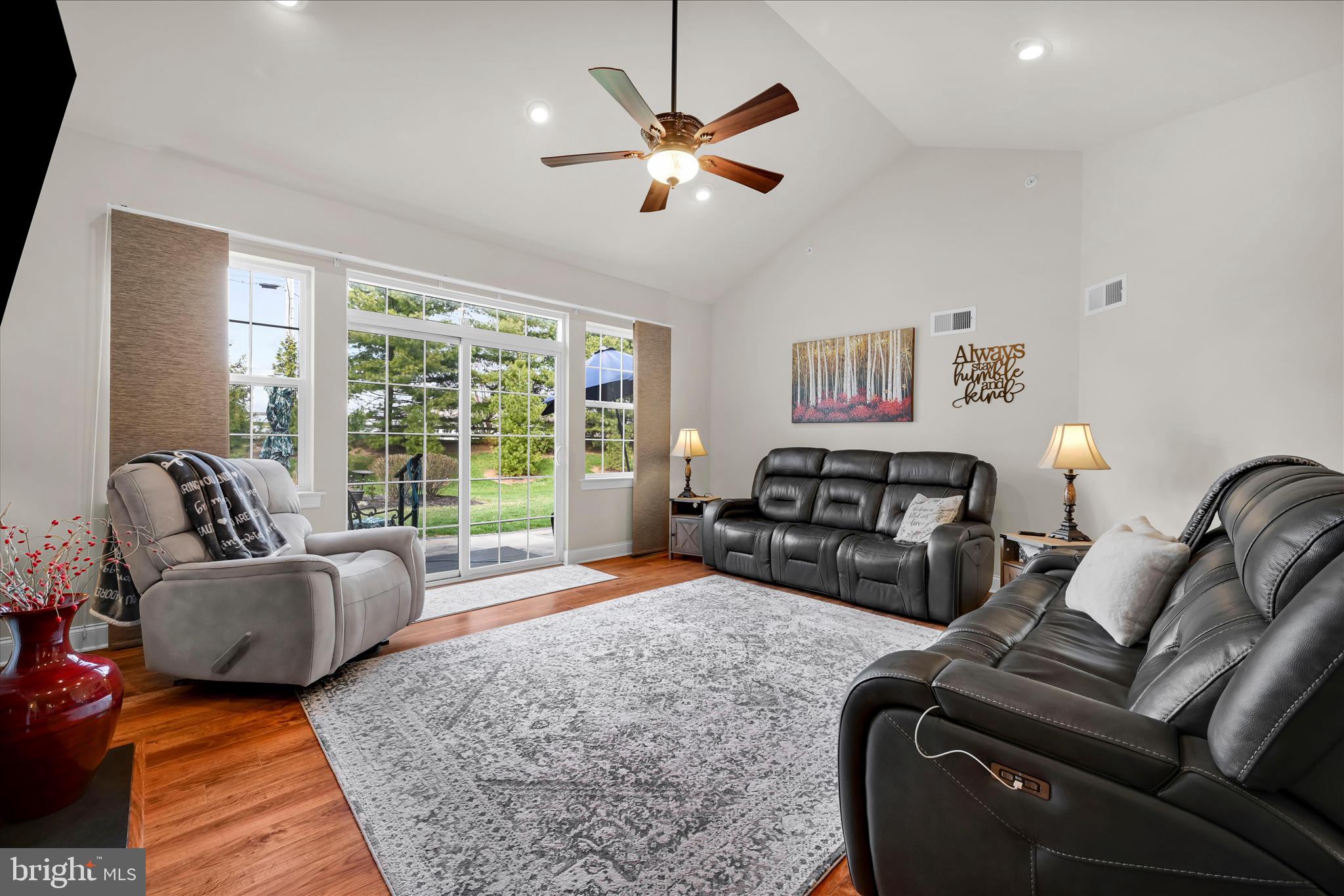 26 Midway Farms Lane Lancaster, PA 17602 - Photo 5 of 39 Living Area