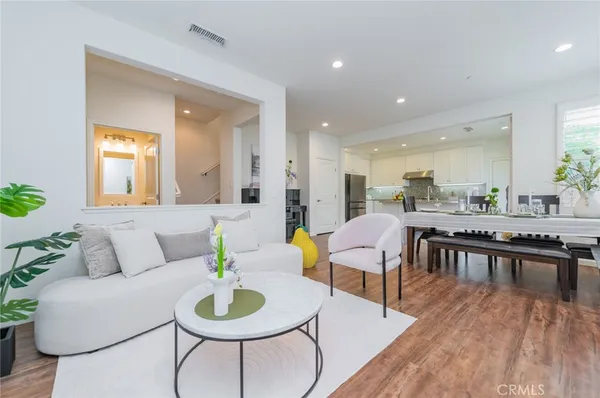 $1,580,000 | 59 Fairymoss, Irvine, CA 92620