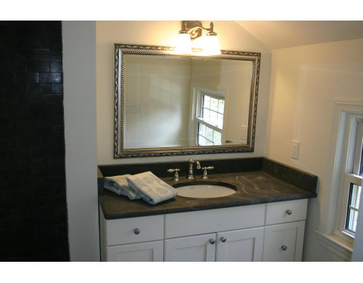 24 Colonial Road Sudbury, MA 01776 - Photo 11 of 14 Gallery Image 11