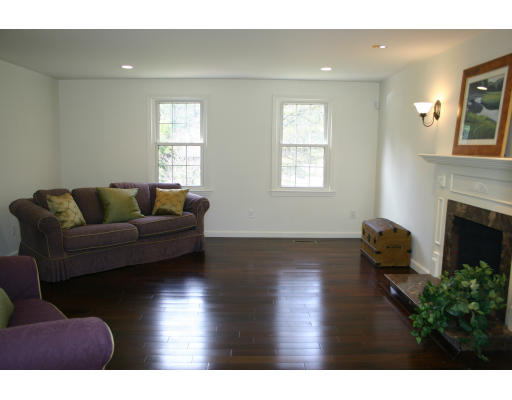 24 Colonial Road Sudbury, MA 01776 - Photo 4 of 14 Gallery Image 4
