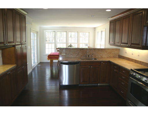24 Colonial Road Sudbury, MA 01776 - Photo 6 of 14 Gallery Image 6