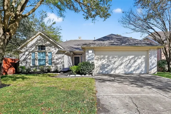 $2,800 | 10703 White Bridge Lane, Sugar Land, TX 77498