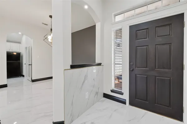 $2,600 | 10703 White Bridge Lane, Sugar Land, TX 77498