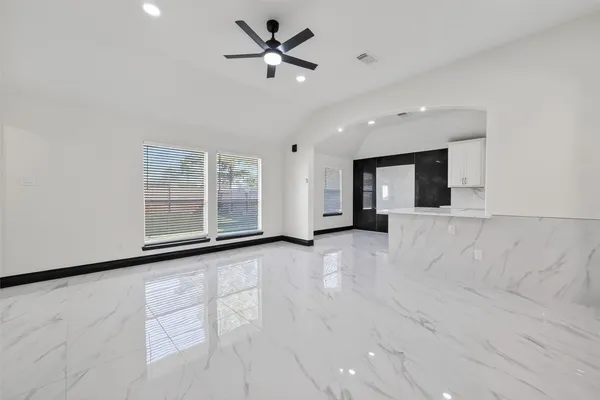$2,600 | 10703 White Bridge Lane, Sugar Land, TX 77498