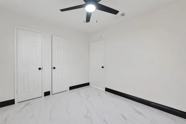$2,800 | 10703 White Bridge Lane, Sugar Land, TX 77498