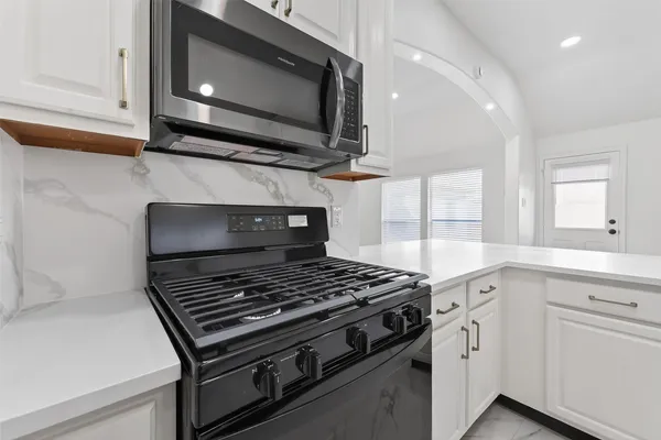 $2,600 | 10703 White Bridge Lane, Sugar Land, TX 77498