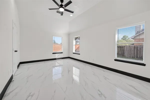 $2,800 | 10703 White Bridge Lane, Sugar Land, TX 77498