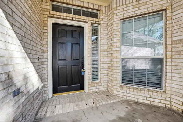 $2,600 | 10703 White Bridge Lane, Sugar Land, TX 77498