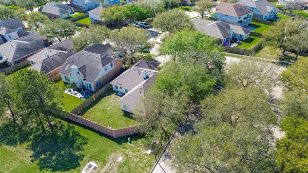 $2,600 | 10703 White Bridge Lane, Sugar Land, TX 77498