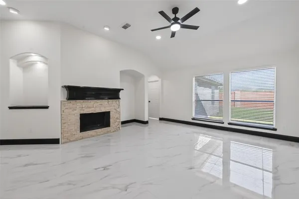 $2,600 | 10703 White Bridge Lane, Sugar Land, TX 77498