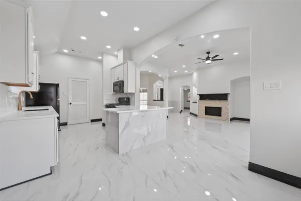 $2,800 | 10703 White Bridge Lane, Sugar Land, TX 77498