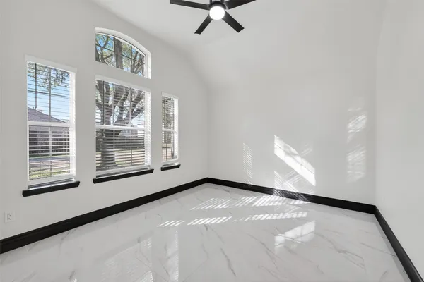 $2,600 | 10703 White Bridge Lane, Sugar Land, TX 77498