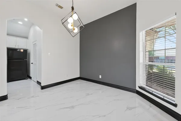 $2,800 | 10703 White Bridge Lane, Sugar Land, TX 77498