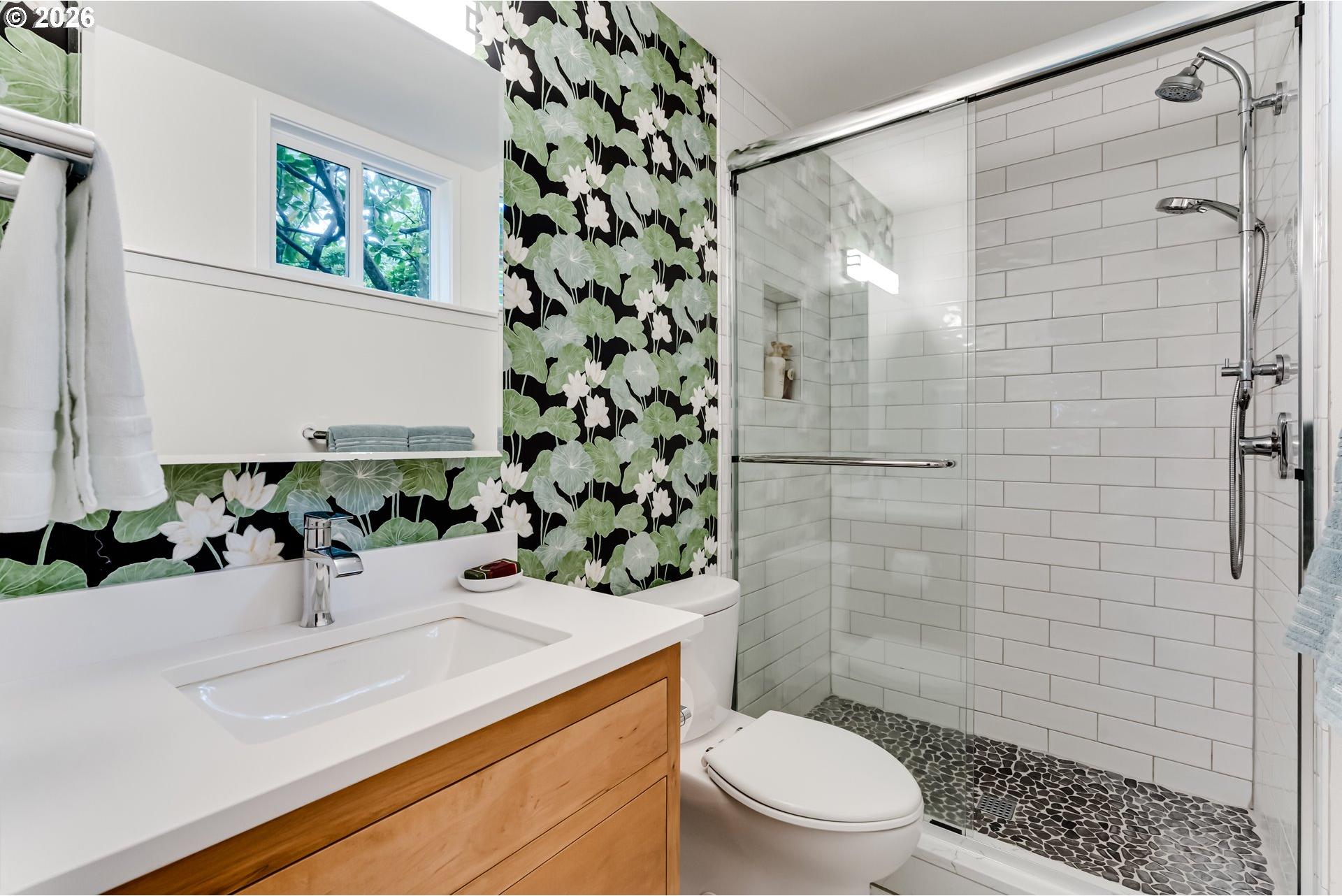 3815 Spring Boulevard Eugene, OR 97405 - Photo 46 of 48 Bathroom, Attached