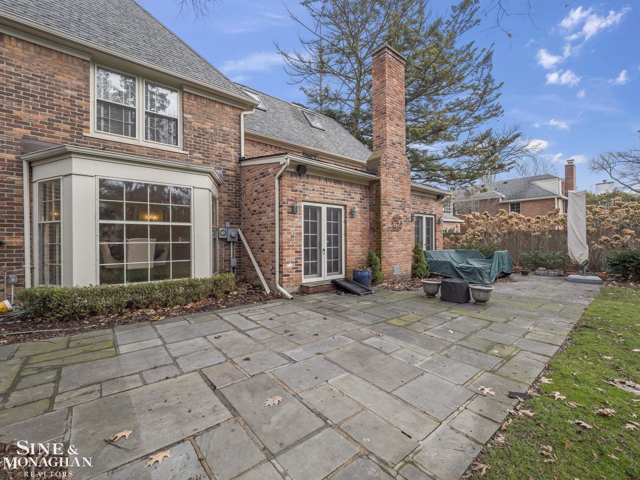 277 Cloverly Road Grosse Pointe, MI 48236 - Photo 37 of 46 Large Blue Stone Patio