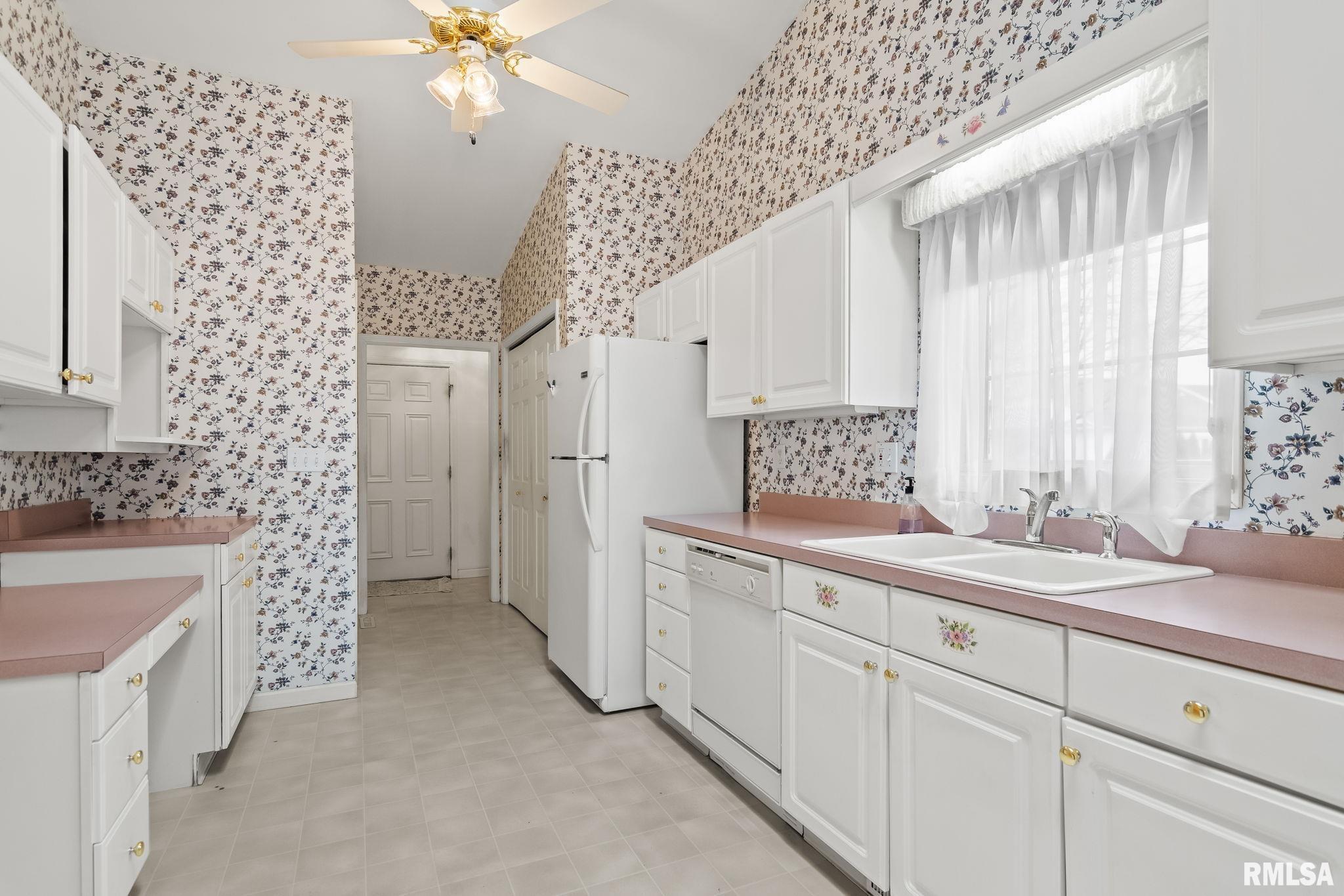5000 Eagle Rdg Drive Springfield, IL 62711 - Photo 12 of 29