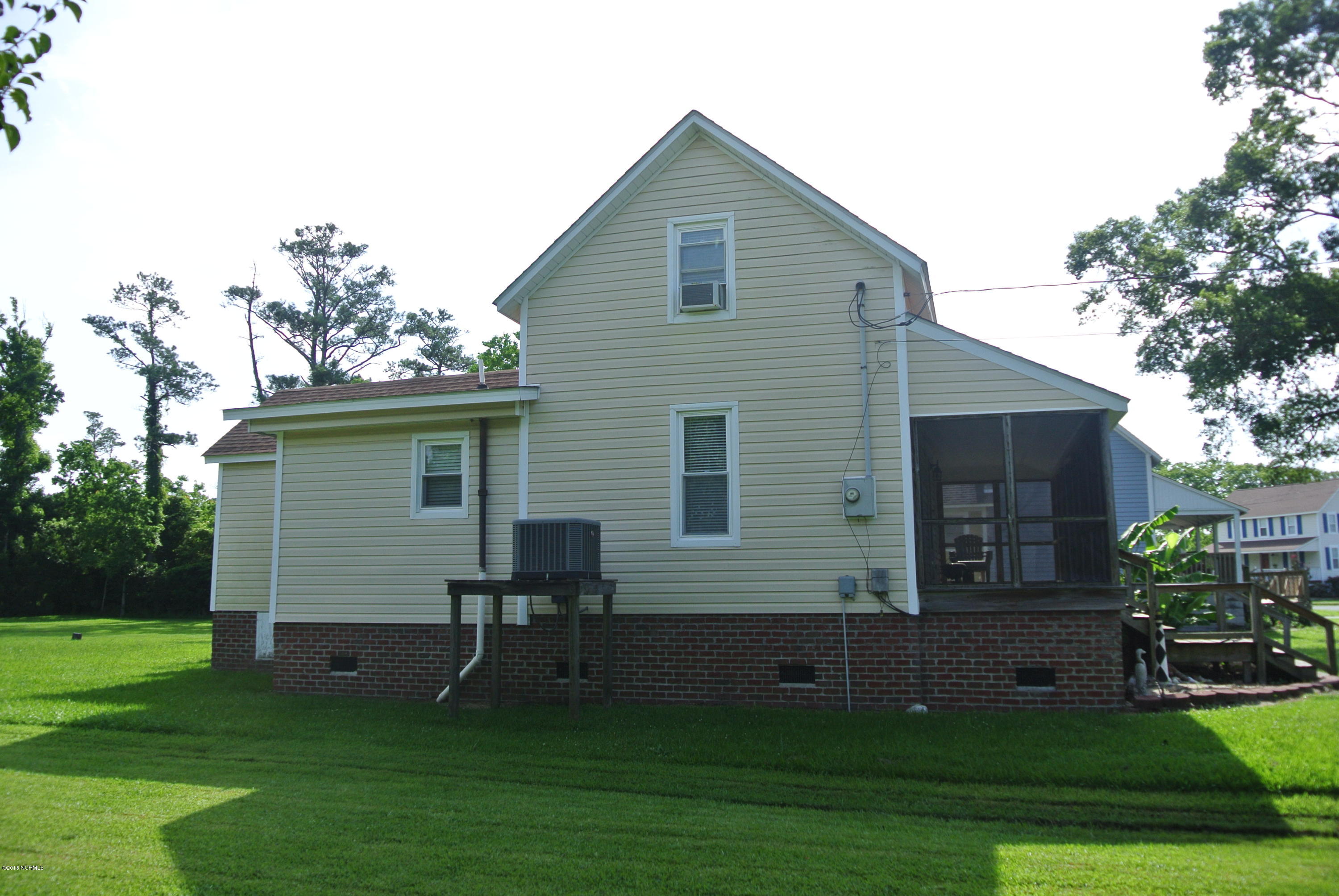 316 Community Road Davis, NC 28524 - Photo 5 of 41 DSC_9482