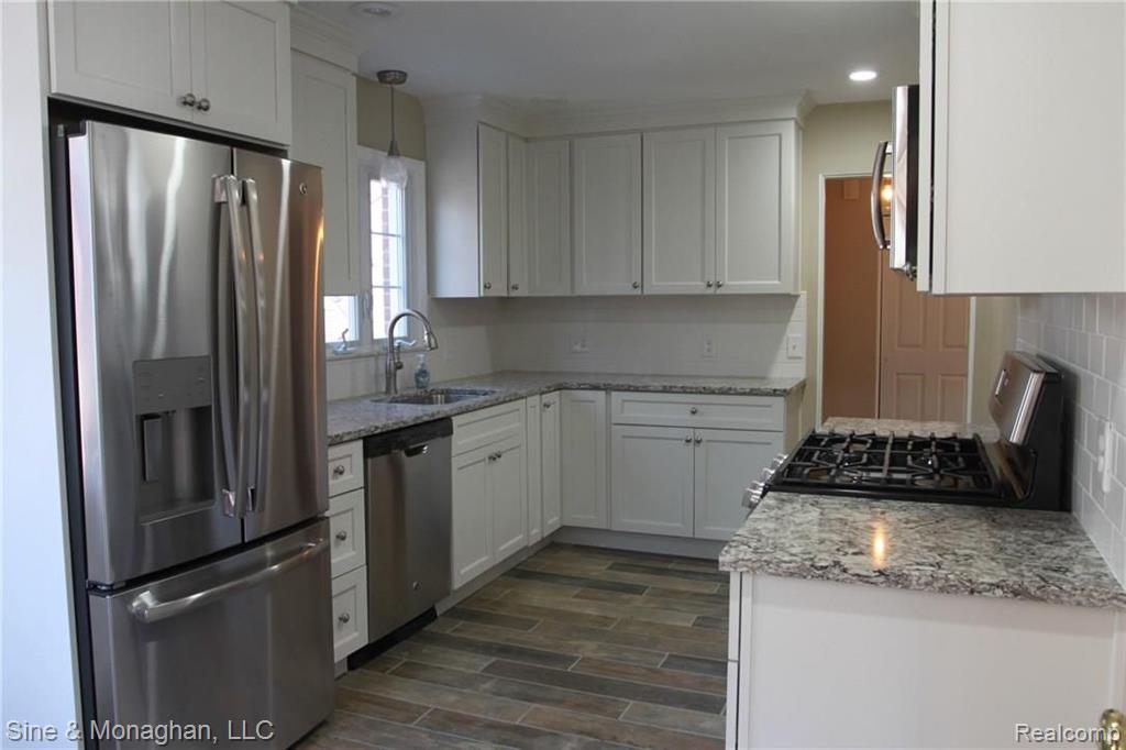 65 Moross Road Grosse Pointe Farms, MI 48236 - Photo 4 of 35