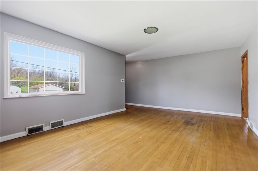 64 Harmon Creek Road Burgettstown, PA 15021 - Photo 13 of 29 an empty room with a window