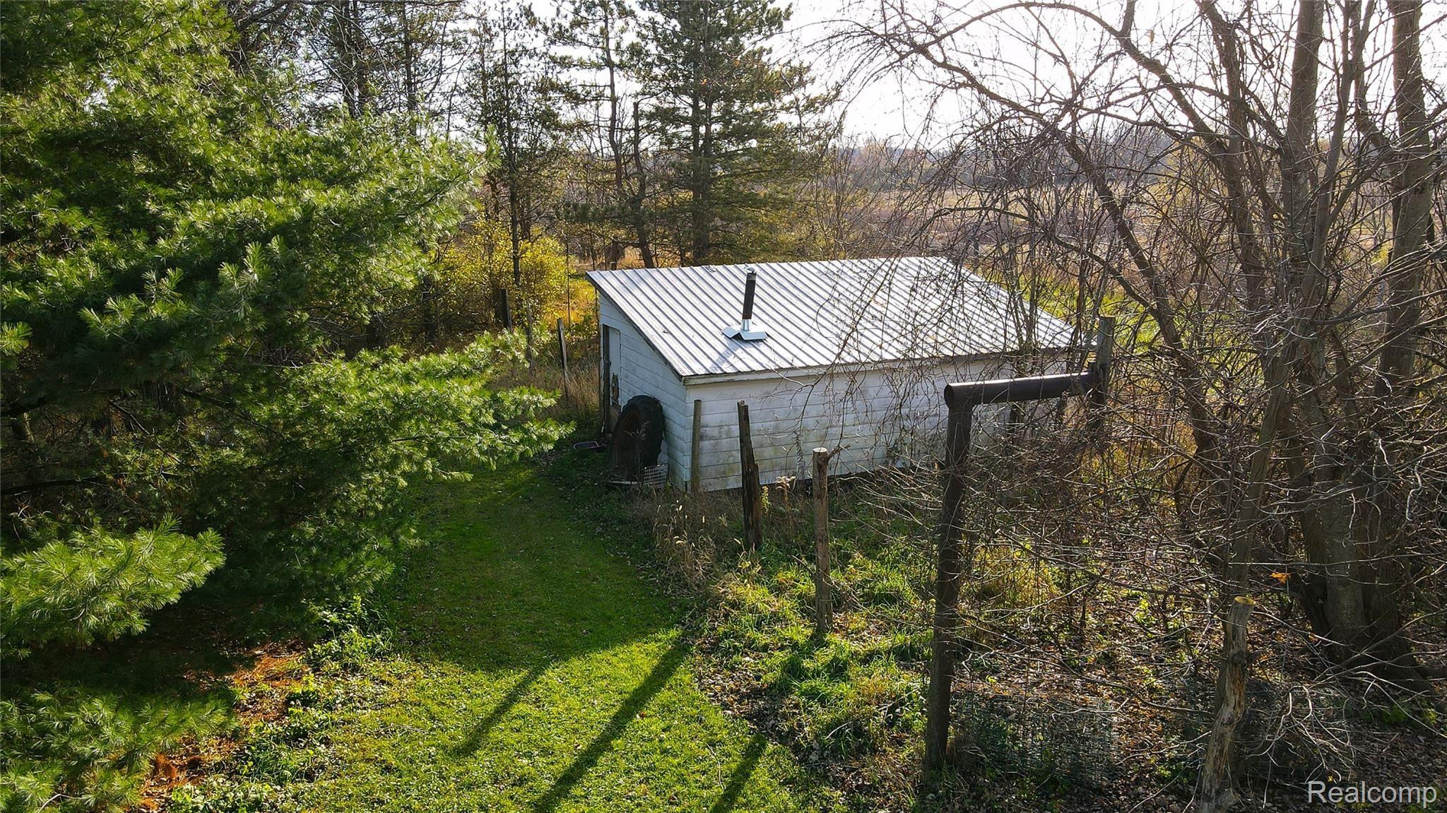 9221 North Lapeer Road Mayville, MI 48744 - Photo 20 of 34 9221 Lapeer Rd Sherie-0467.jpg