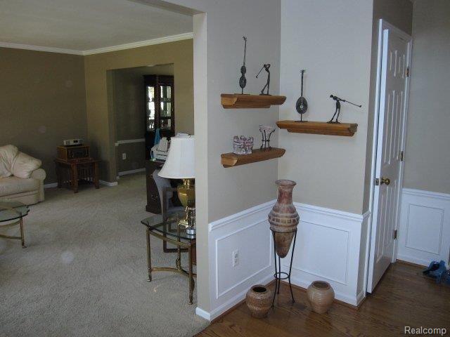 2326 Pleasant View Drive Rochester, MI 48306 - Photo 5 of 25 Front Foyer