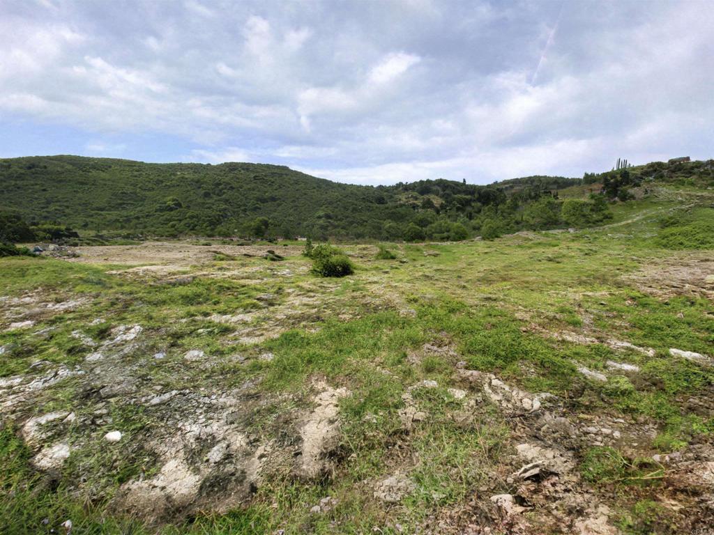 1 El Trio Road Temecula, CA 92590 - Photo 12 of 22 a view of an outdoor space and a yard