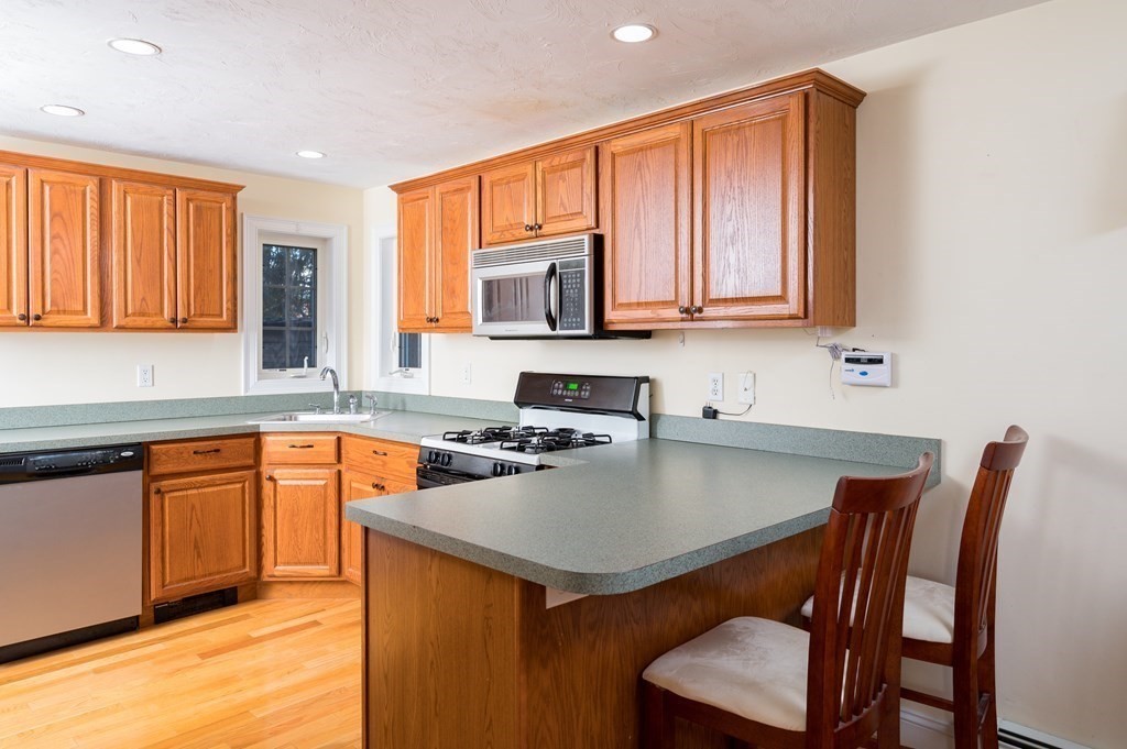 30 Colonial Road Weymouth, MA 02191 - Photo 4 of 35