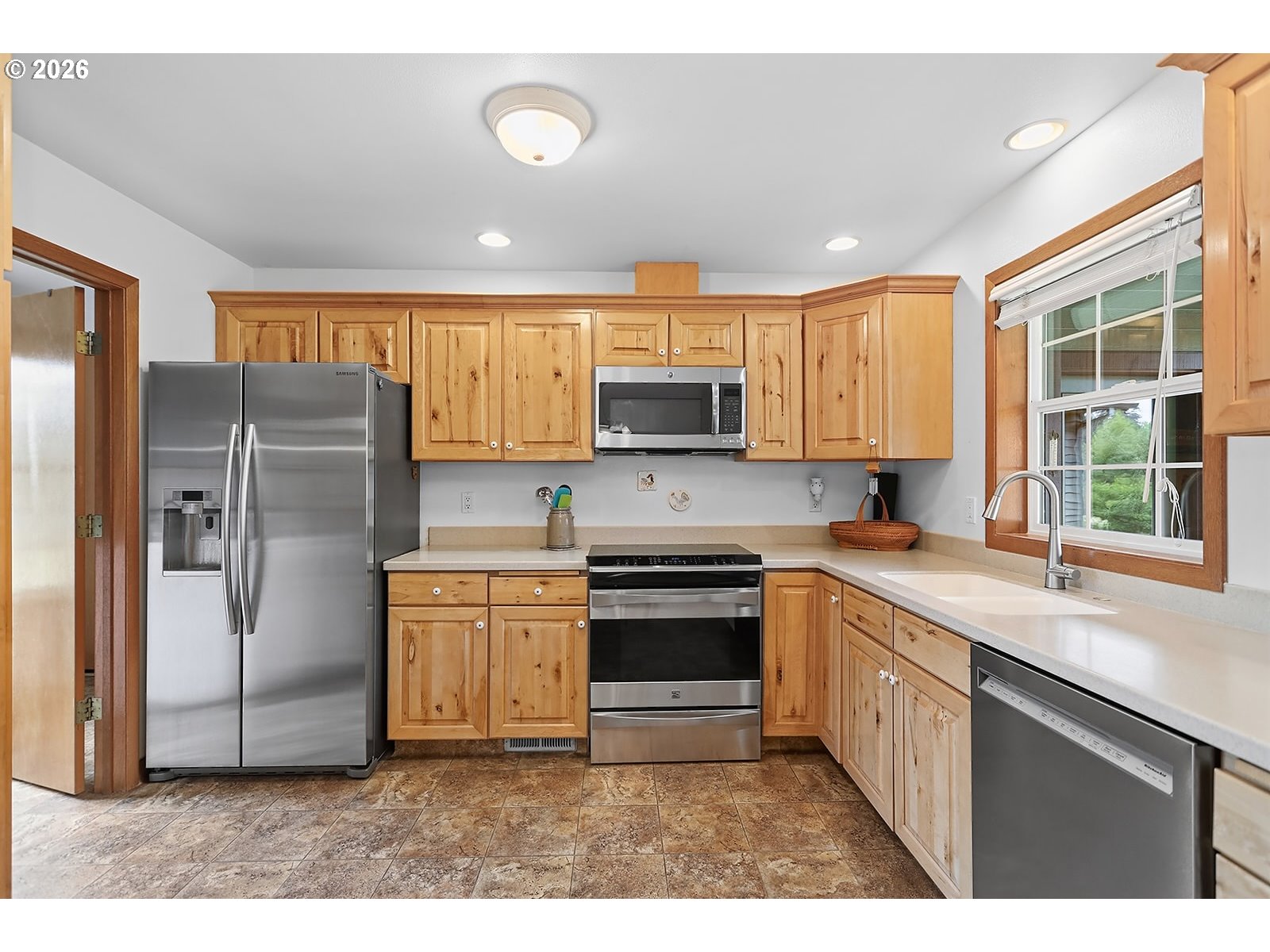 1400 Rockford Road Hood River, OR 97031 - Photo 9 of 47