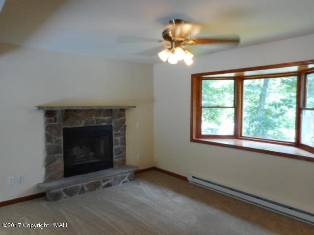 4784 Pine Ridge Drive West Bushkill, PA 18324 - Photo 4 of 14 living