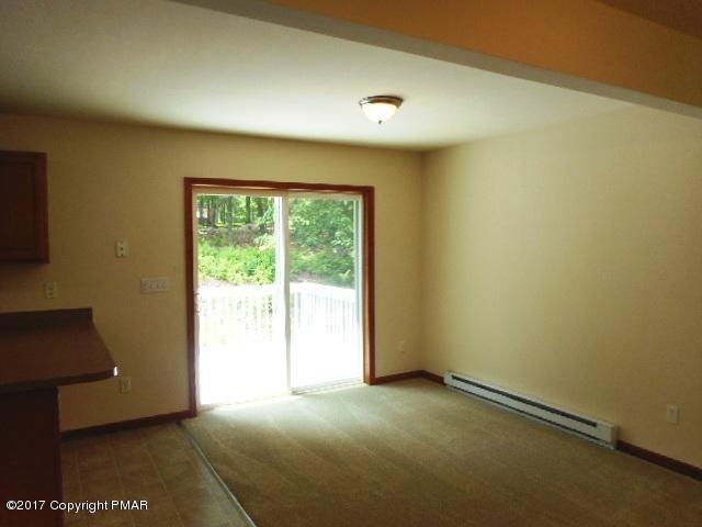 4784 Pine Ridge Drive West Bushkill, PA 18324 - Photo 5 of 14 dining area
