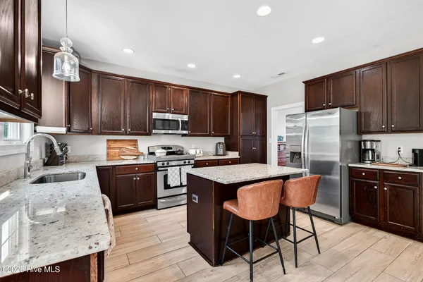 $385,000 | 917 Stagecoach Drive, Jacksonville, NC 28546