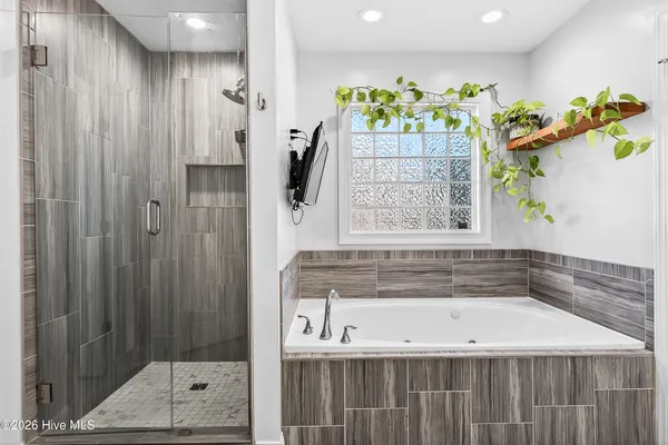 $385,000 | 917 Stagecoach Drive, Jacksonville, NC 28546